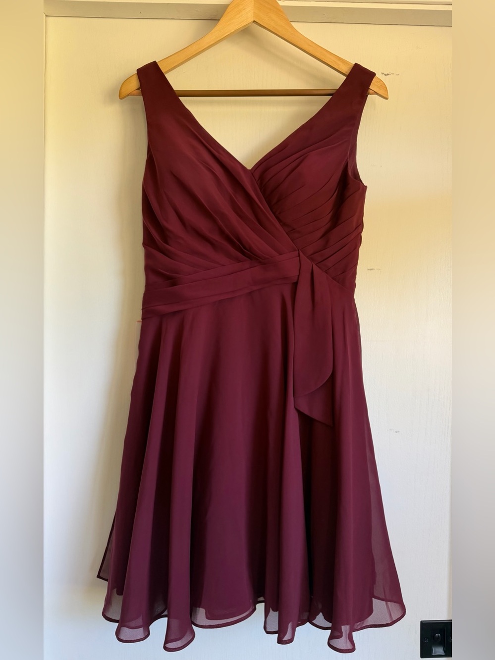 NWT JJs House Sleeveless V-Neck Wine/Cabernet Burgundy Midi Dress